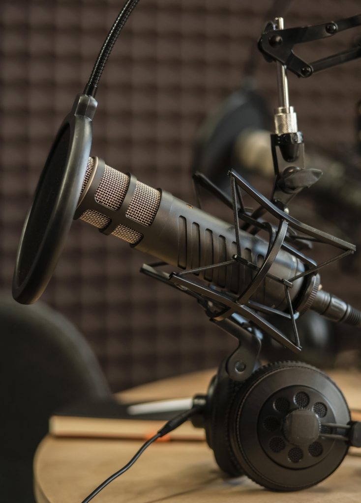 micro et equipement Mettre de la chaleur dans la transformation : comment la voix devient un authentique outil d’accompagnement