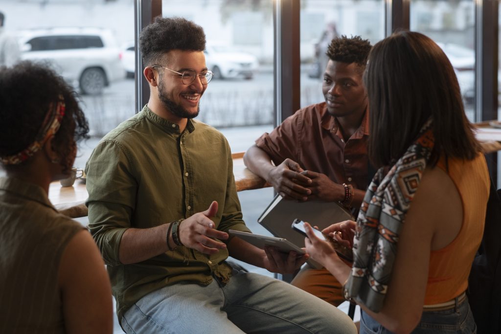 Travail d'équipe Mettre de la chaleur dans la transformation : comment la voix devient un authentique outil d’accompagnement